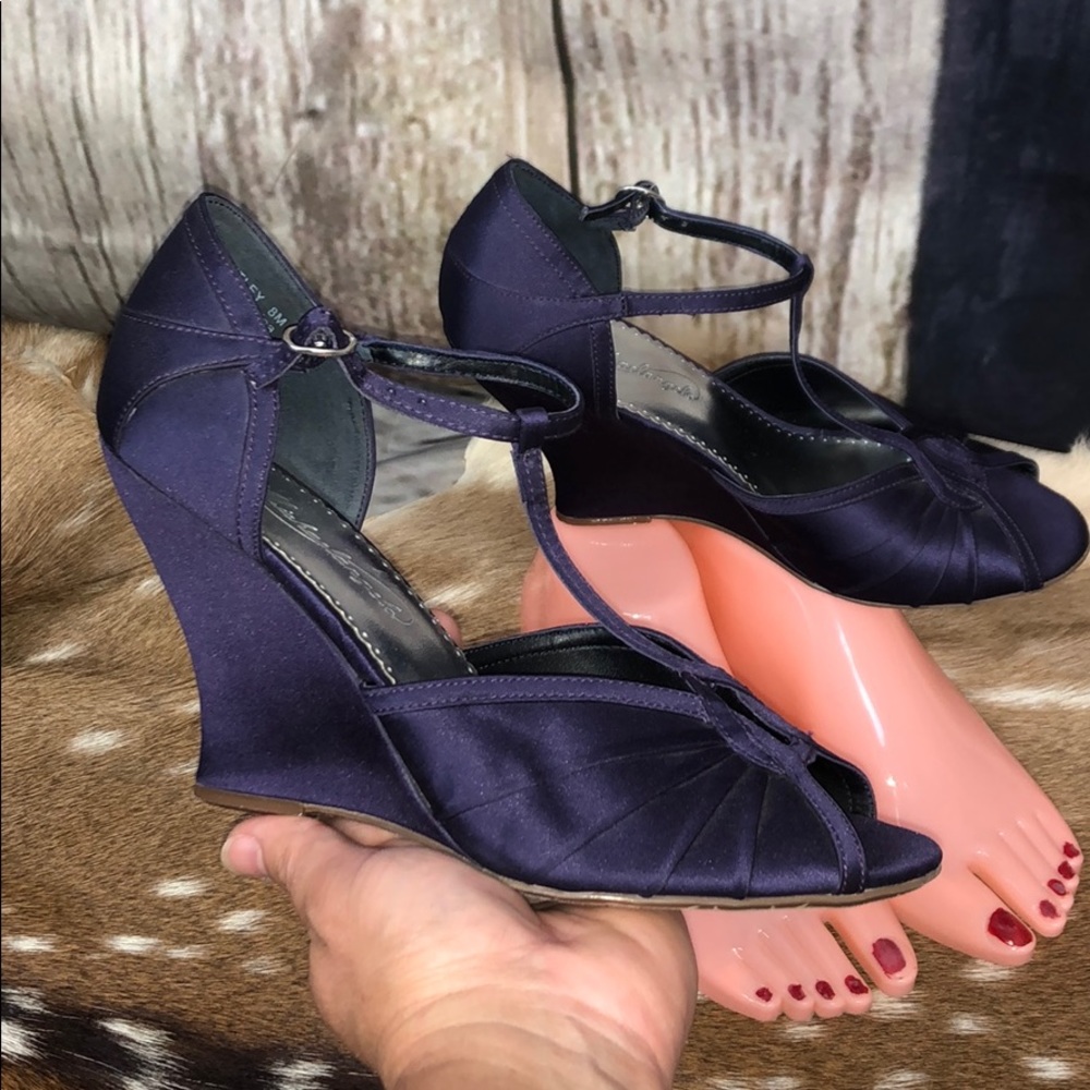 MichaelAngelo Whitley Purple Satin Wedges Size 8 M